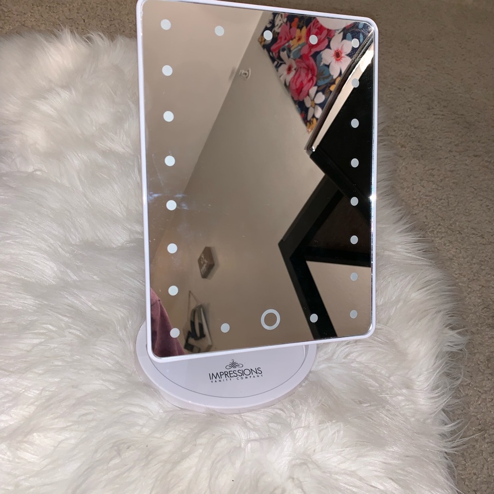 IMPRESSIONS VANITY MIRROR